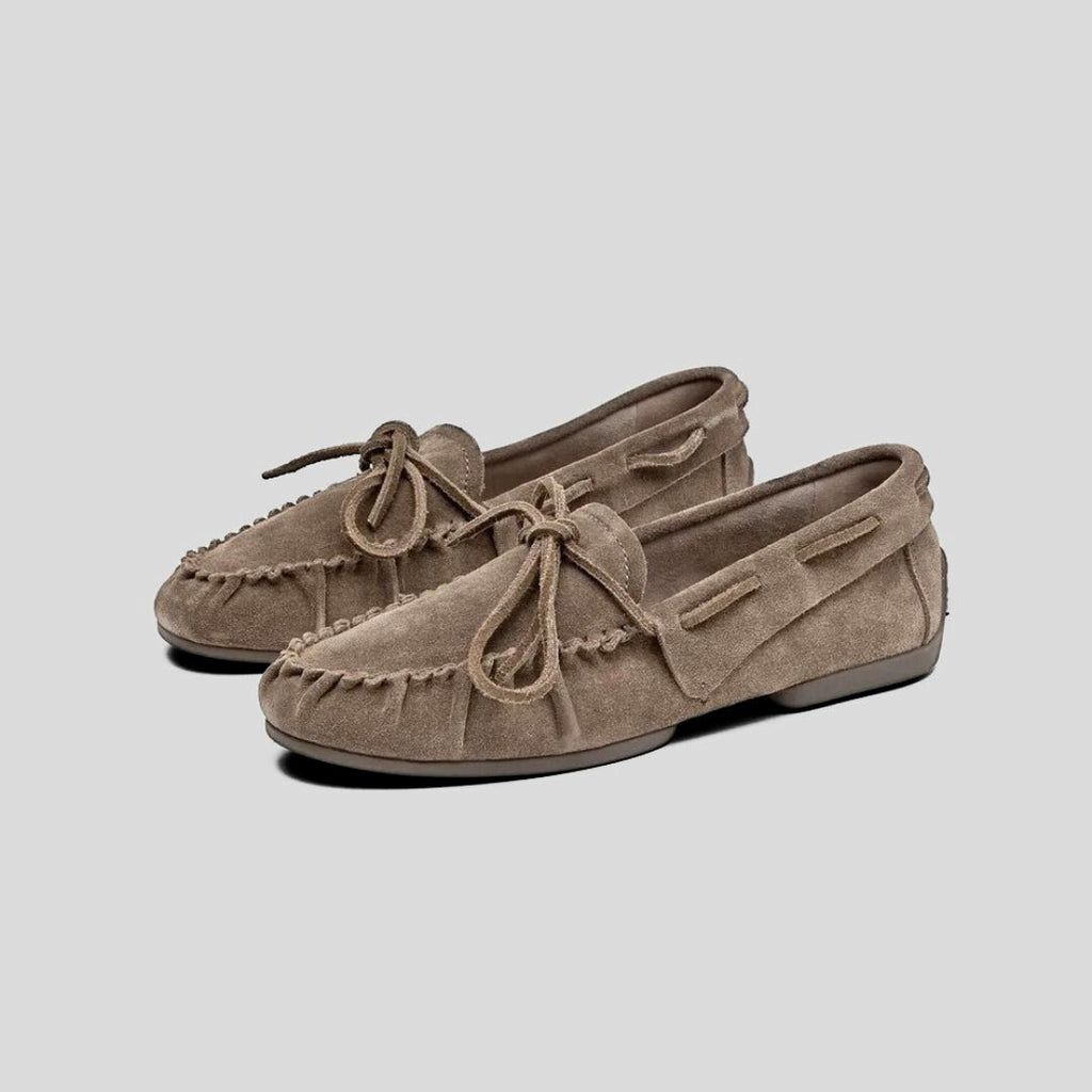Zapatos Náuticos de Mujer en Ante – Con Cordones y Punta Redondeada