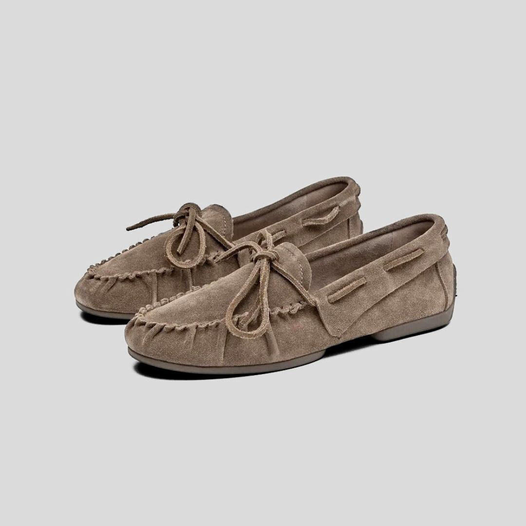 Zapatos Náuticos de Mujer en Ante – Con Cordones y Punta Redondeada
