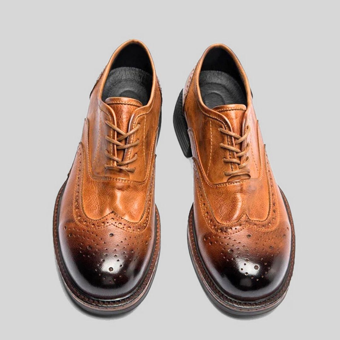 Zapatos Derby Brogue de Cuero para Hombre – Suela Gruesa y Detalles Cowboy